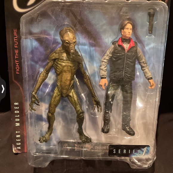 X Files Series 1 by McFarlane Toys 1998 Figures Agent Mulder - Picture 2 of 6